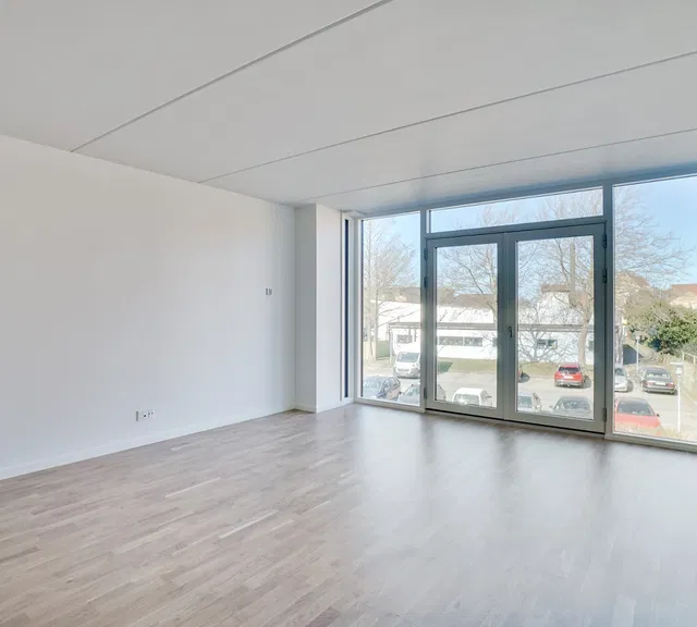apartment Lys 3-værelses bolig med altanmulighed