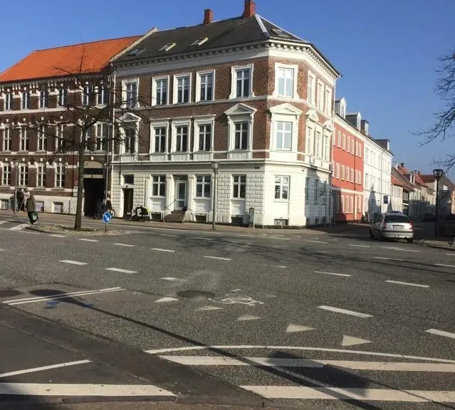 apartment Centralt placeret 2-værelses lejlighed i stueetagen