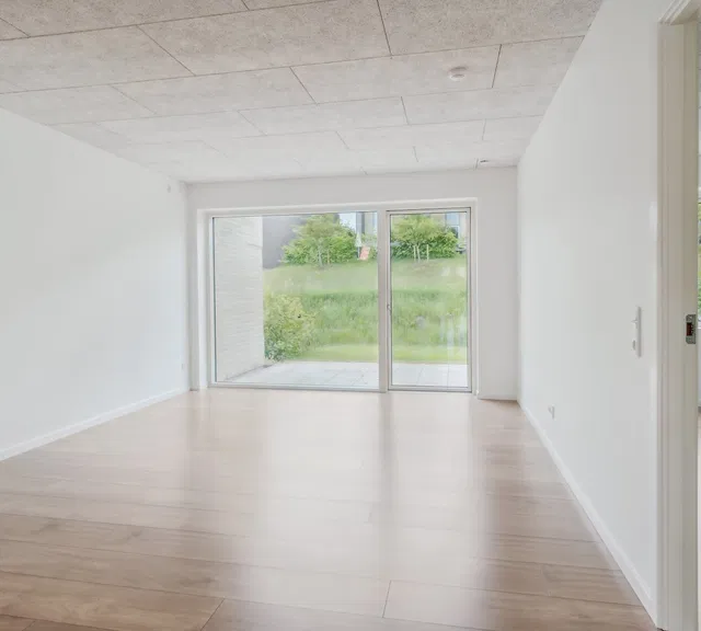 townhouse 4-værelses rækkehus med terrasse og privat parkering