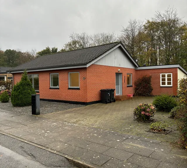 house Hyggeligt parcelhus med stor udestue i Herning