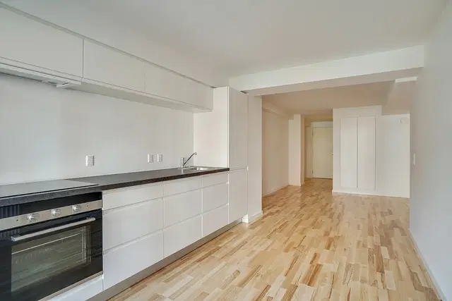 apartment Lys 1-3-værelses lejlighed i Aarhus Midtby med depotrum