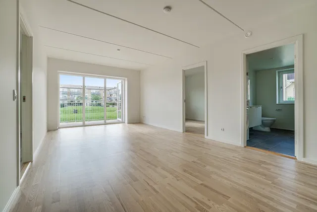 apartment 4-værelses bolig med altan og fælles gårdrum