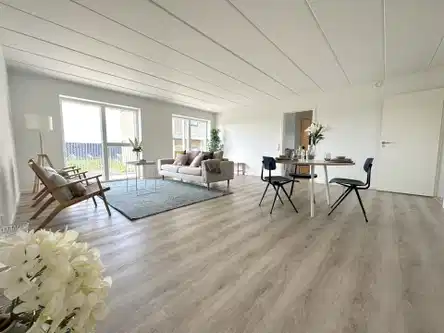 apartment Rummelig 3-værelses med 2 badeværelser og terrasse