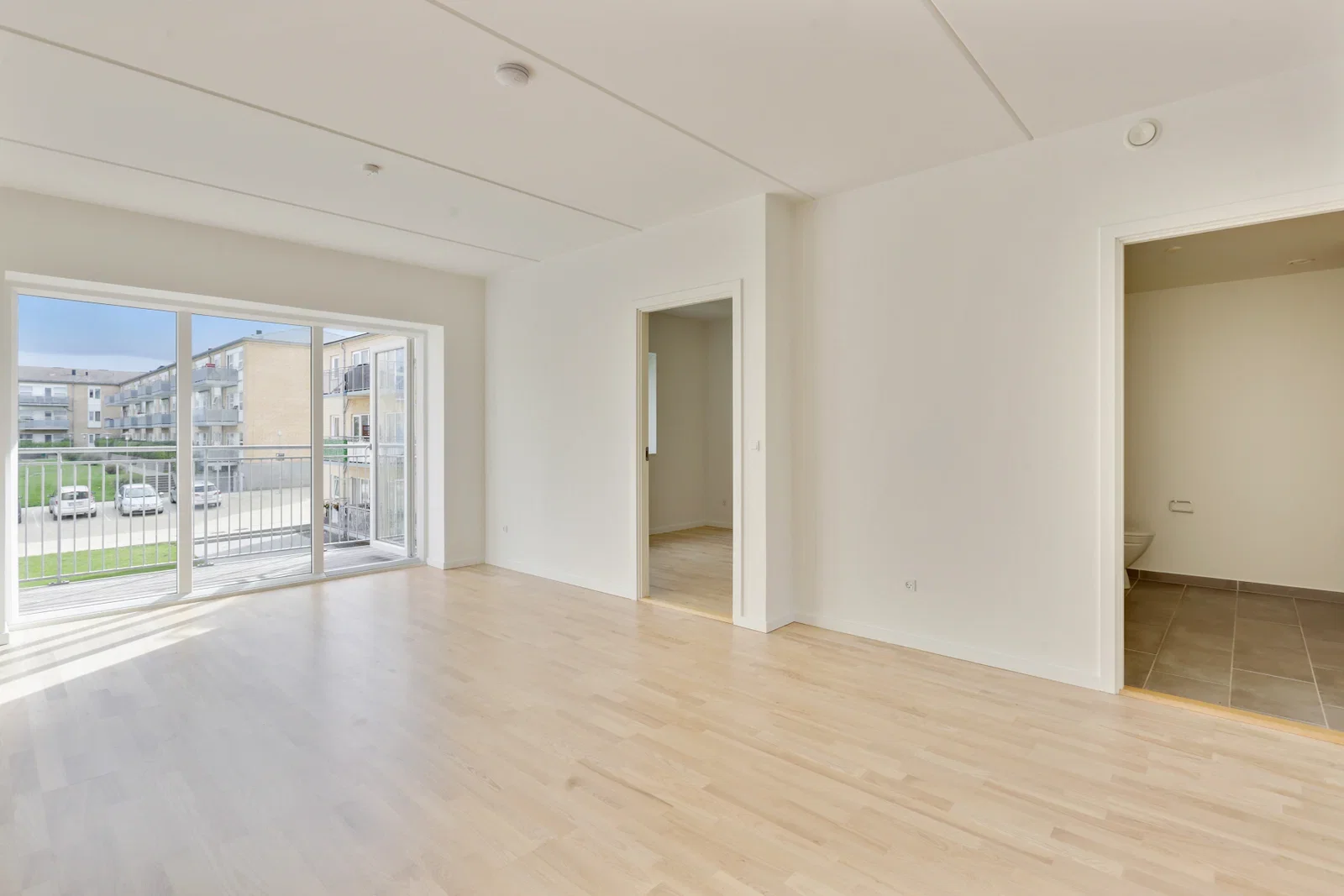 apartment 3-værelses lejlighed med altan og gode faciliteter