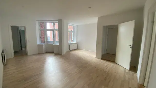 apartment Superb and Spacious Apartment in a Central Location