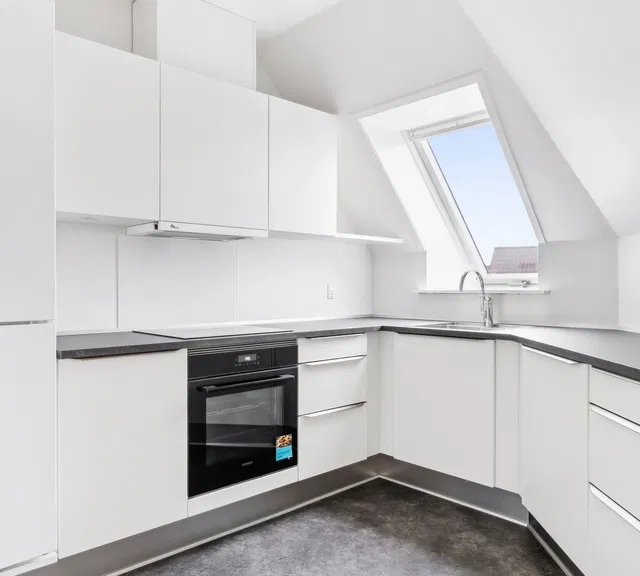 apartment Lys 2-værelses lejlighed i Odense C med p-plads