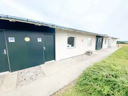 townhouse Rummelige ungdomsboliger med fælleshus og naturudsigt.
