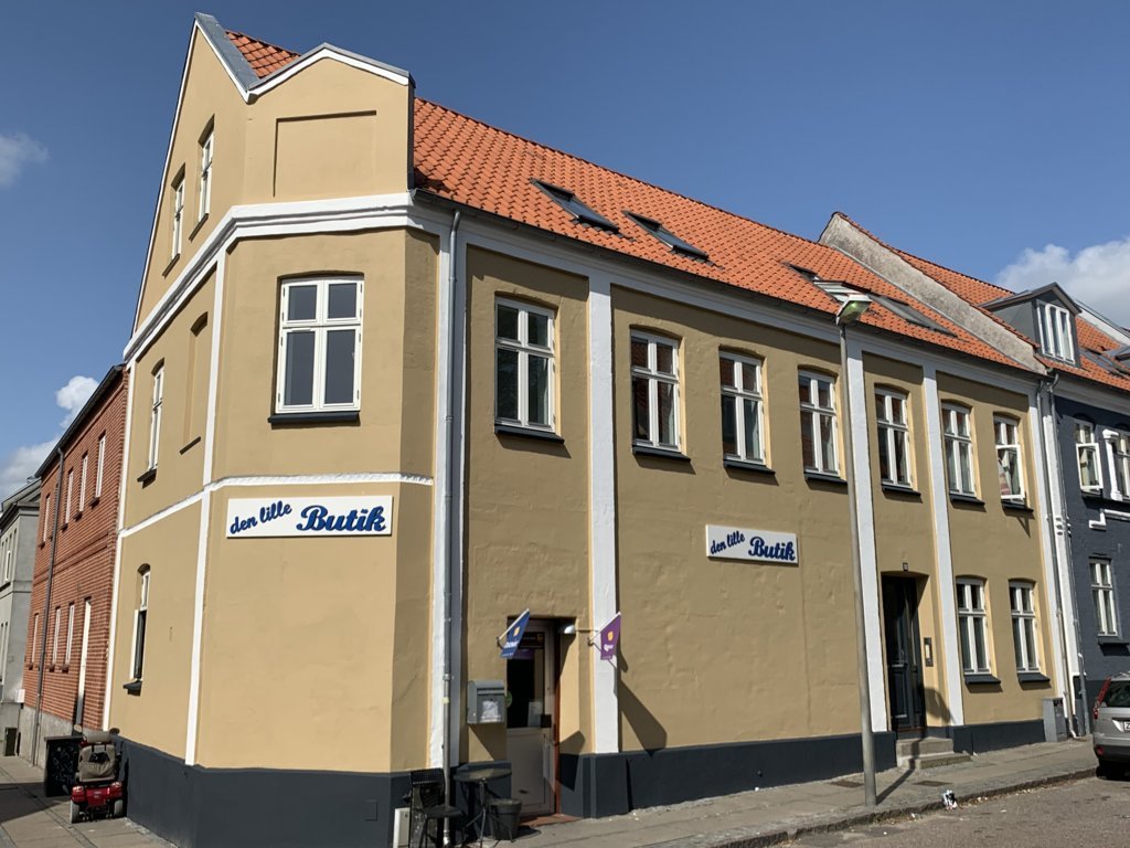 apartment 2 værelses lejlighed på 64m2 med altan