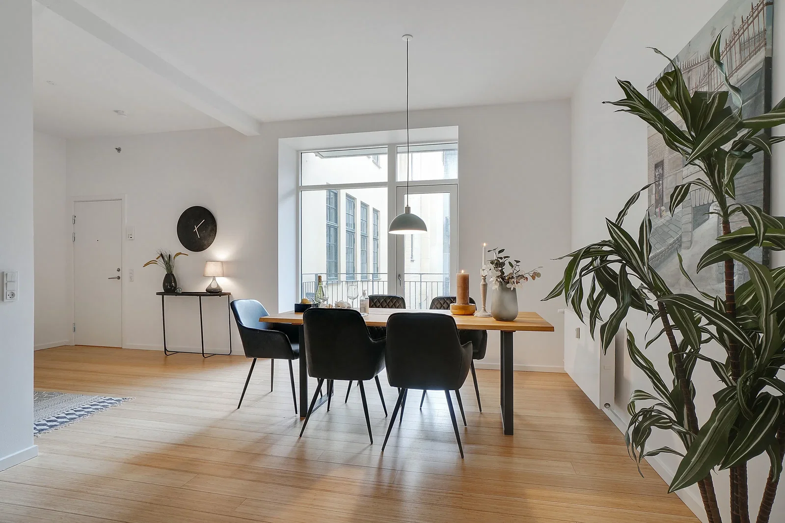 Visual presentation of the listing