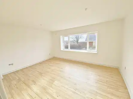 apartment Lys 3-værelses stuelejlighed med altan og parkering