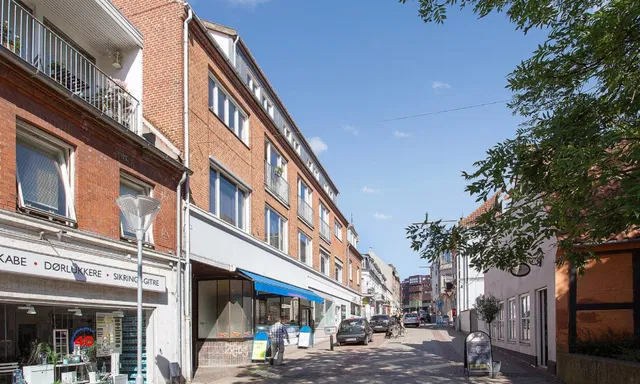 apartment Rummelig 4-værelses på 3. sal