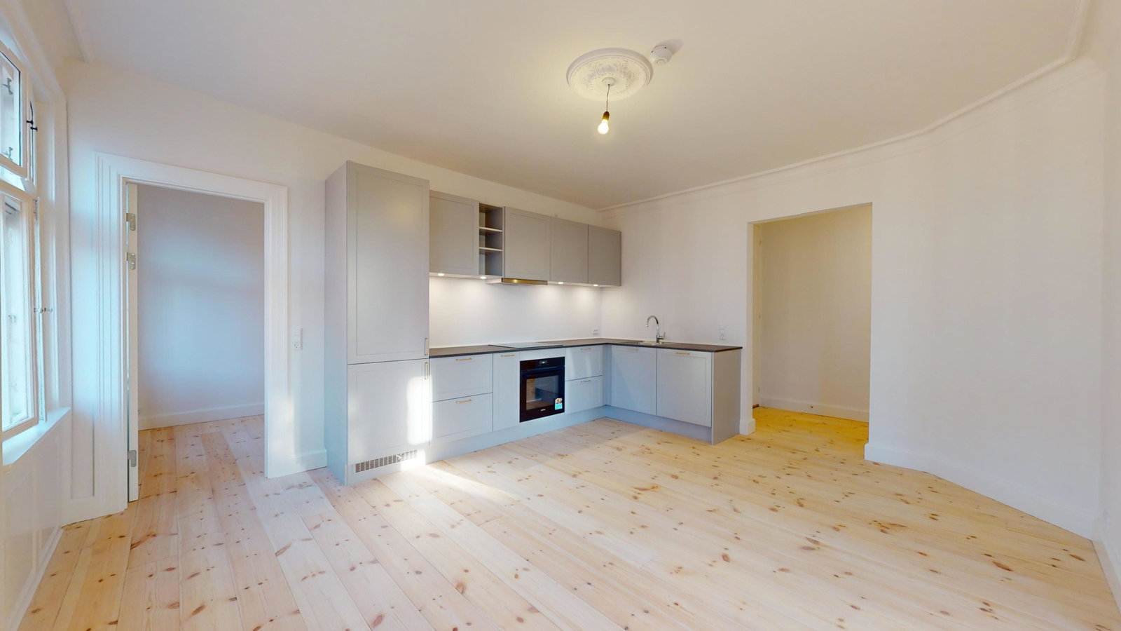 apartment Nyrenoveret 3-værelses lejlighed med masser af lys