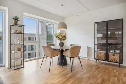 apartment Lys 4-værelses lejlighed med altan i Odense SV