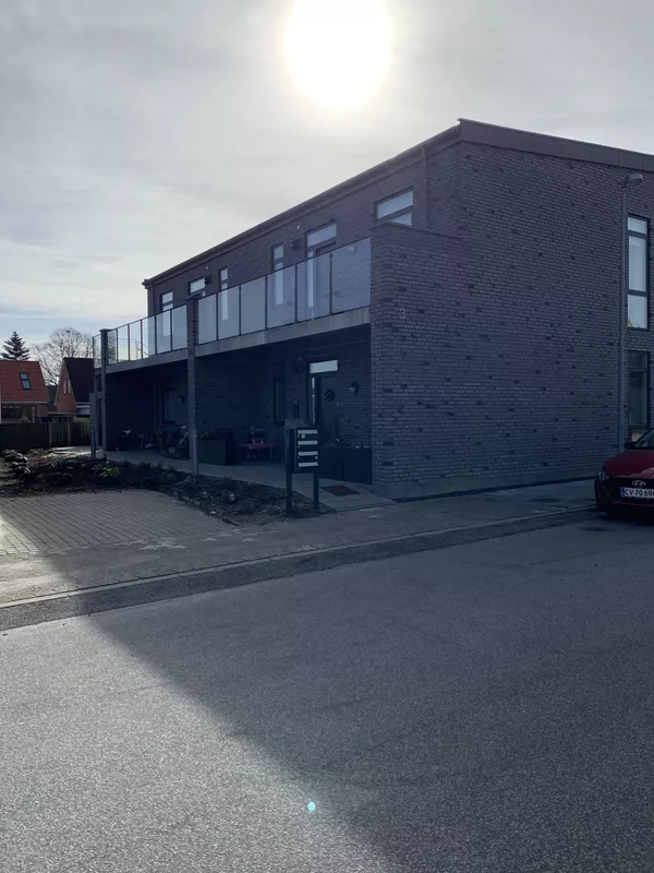 Nyere lejlighed med altan centralt i Herning - Laulundgade, Herning - 1