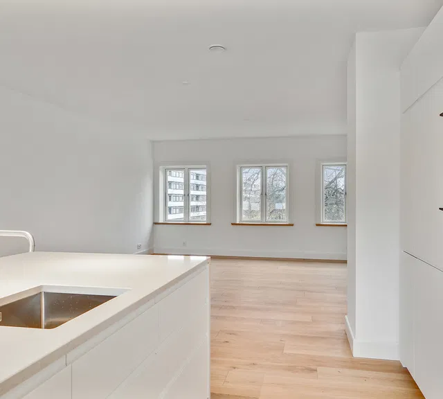 apartment Eksklusiv 4-værelses med skøn altan!
