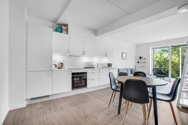 apartment Bright 4-Room Apartment with Parking in Vallensbæk