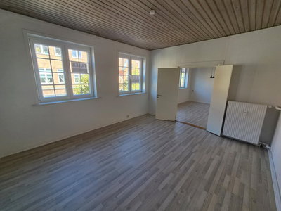 Spacious 3-room apartment in the center, 82 m2 - Jernbanegade, Grindsted - 3