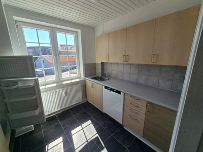 Spacious 3-room apartment in the center, 82 m2 - Jernbanegade, Grindsted - 2