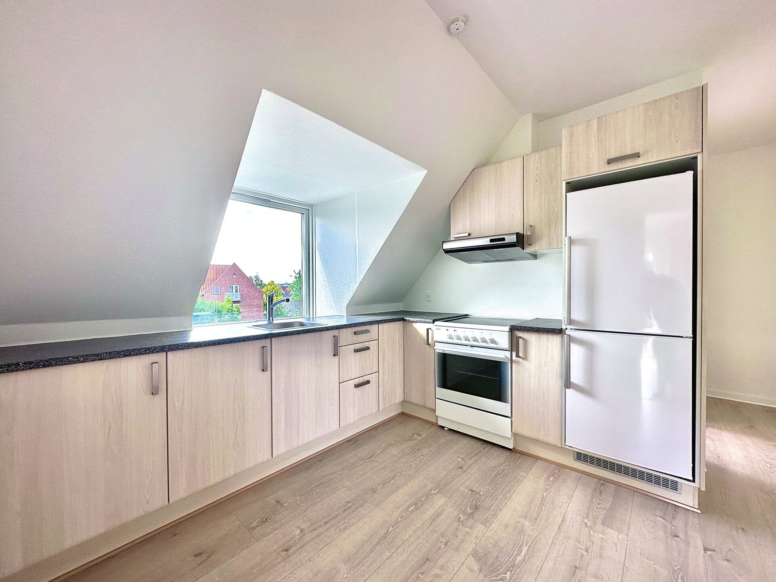 apartment Lys 3-værelses kvistlejlighed på 72 m² i Mølholm
