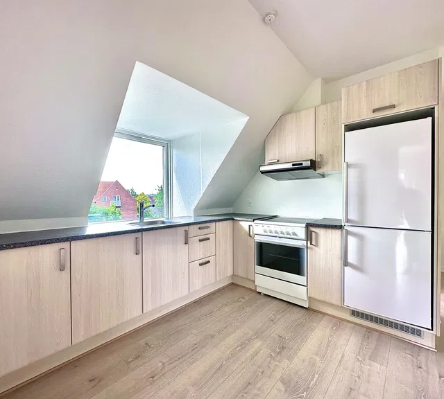 apartment Lys 3-værelses kvistlejlighed på 72 m² i Mølholm