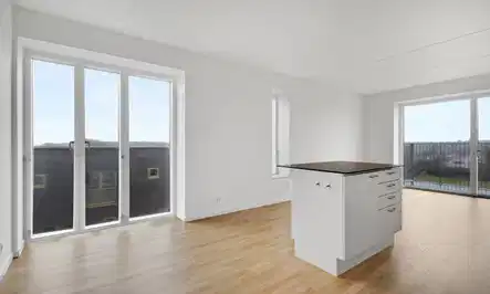apartment Skøn og lys 3 værelses lejlighed med to altaner ved vandet