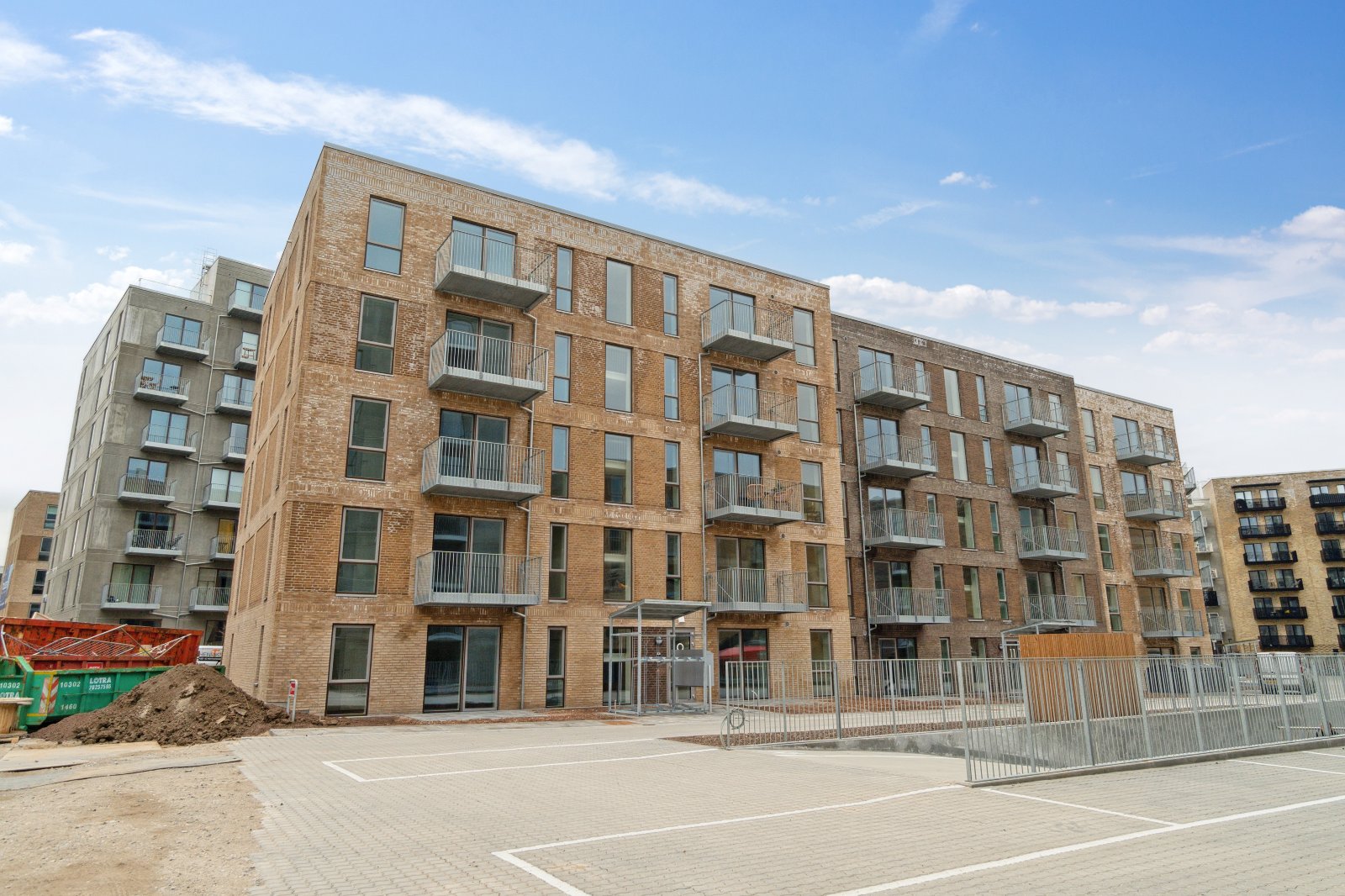 apartment 3-værelses bolig med privat altan