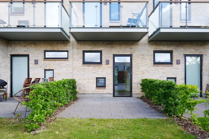 Indflytningsklar 2-værelses med terrasse nær Aarhus C - Tulipanhaven, Aarhus N - 0