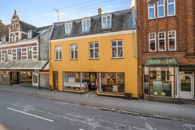 Central lejlighed med altan og søudsigt - Vestergade, Maribo - 1