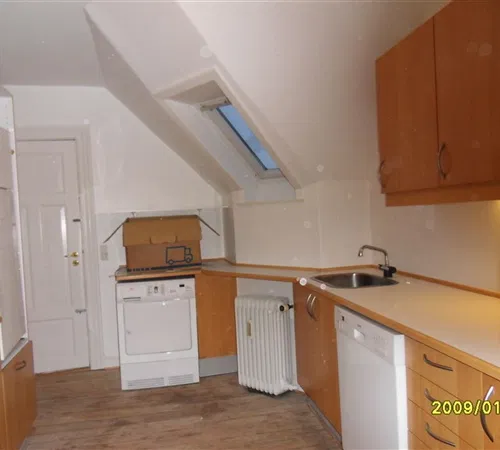 apartment Rummelig 5-værelseslejlighed på 4. sal