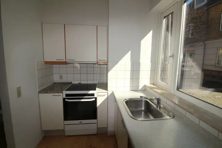 Homes with Courtyard, Elevator and Good Bus Connections – photo 3