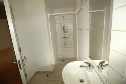 Boliger med gårdhave, elevator og gode busforbindelser – billede 6