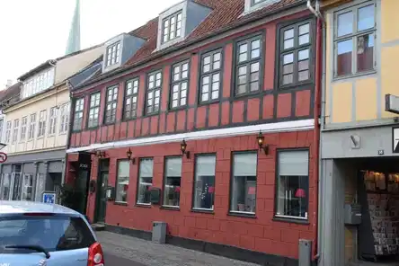 apartment 5 værelses lejlighed centralt i Nyborg