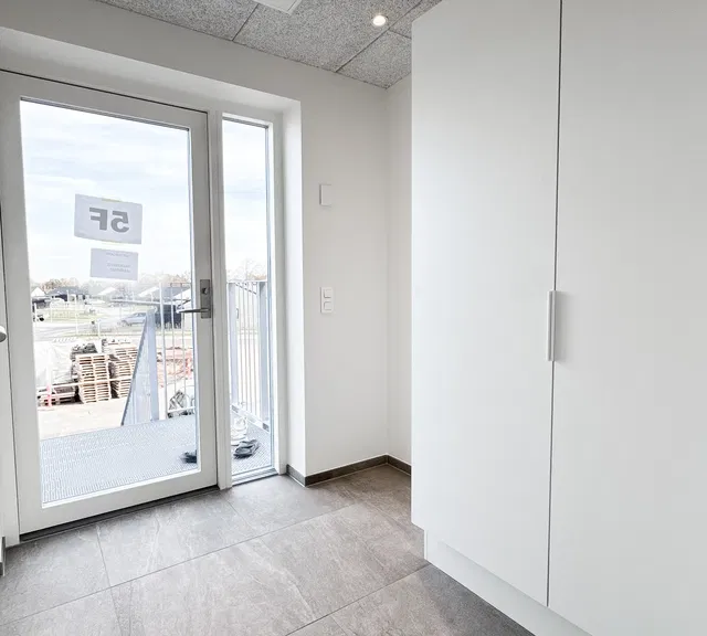 townhouse Moderne 3-værelses bolig med privat tagterrasse i Billund