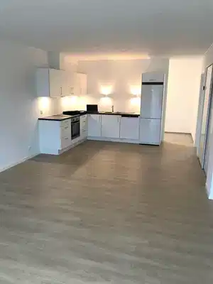 apartment Rummelig 4-værelses lejlighed med stor altan