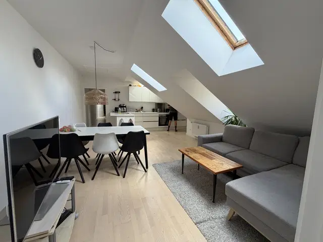 apartment Lys 4-værelses lejlighed med charme og moderne komfort