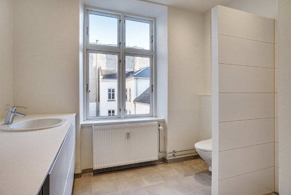Stately Østerbro apartment with lake view. - 173 m² - København Ø