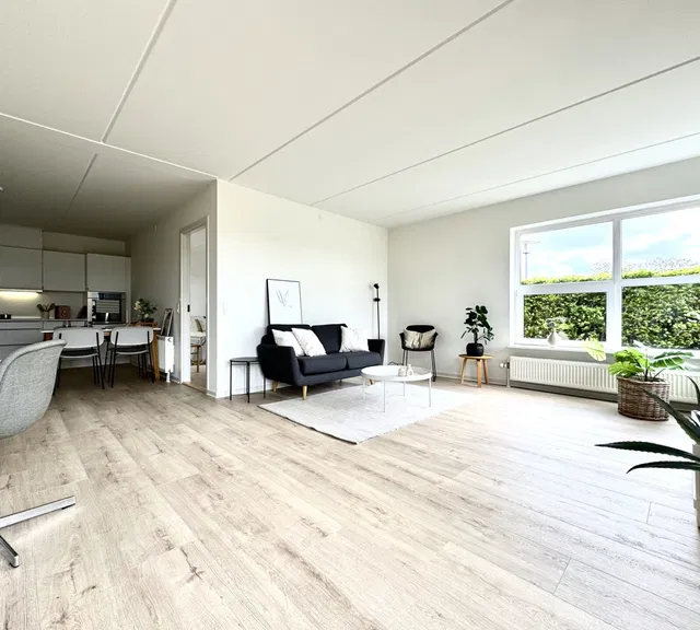 apartment Dejlig lejlighed med egen terresse på lukket vænge - gratis parke
