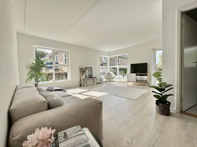 apartment Lys 3-værelses lejlighed på 88 m² med terrasse