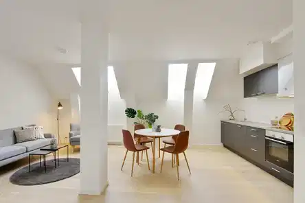 apartment 3-room apartment in historic building