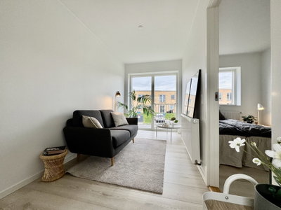 Lys 1.-sals lejlighed med skovudsigt og privat indgang - Vintervej, Aarhus V - 3