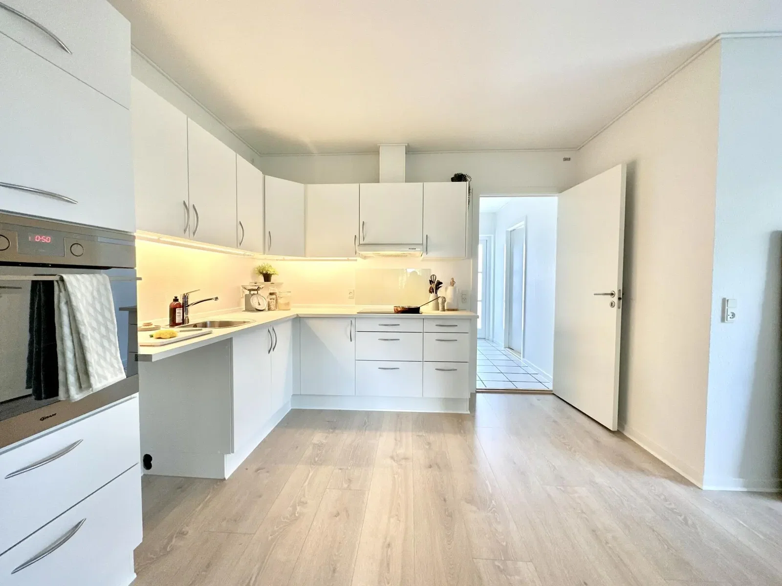 3-room apartment in a peaceful green oasis – photo 4