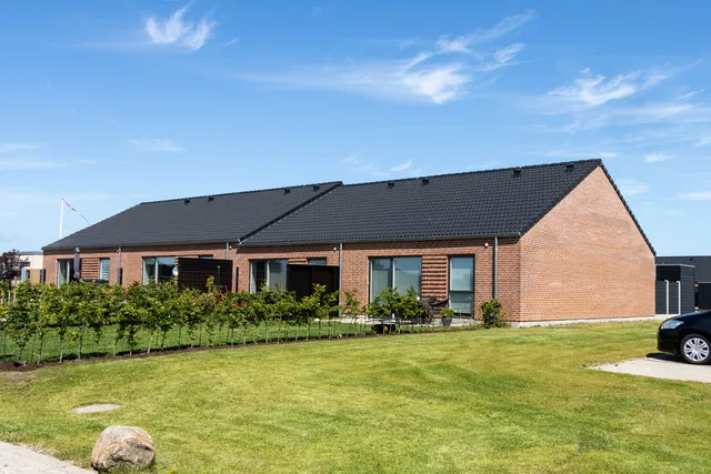 townhouse Bright terraced house in an attractive neighbourhood in Randers NV