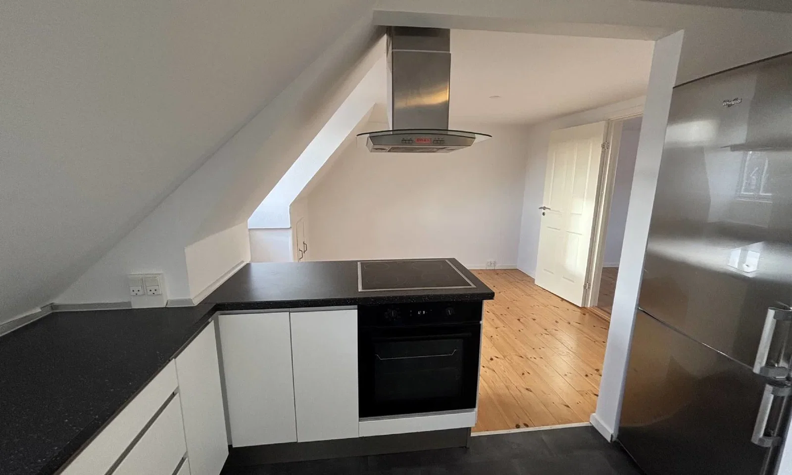 apartment BILLIG 3-værelses helt i centrum