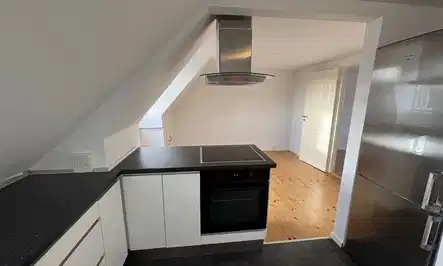 apartment BILLIG 3-værelses helt i centrum