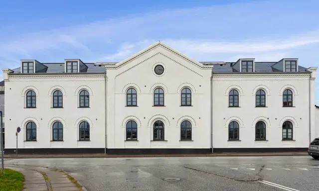 apartment Unik lejlighed på gammel stationsbygning