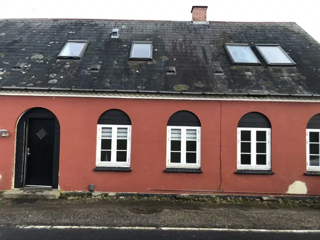 apartment Charmerende 115 m² lejlighed med have og parkering