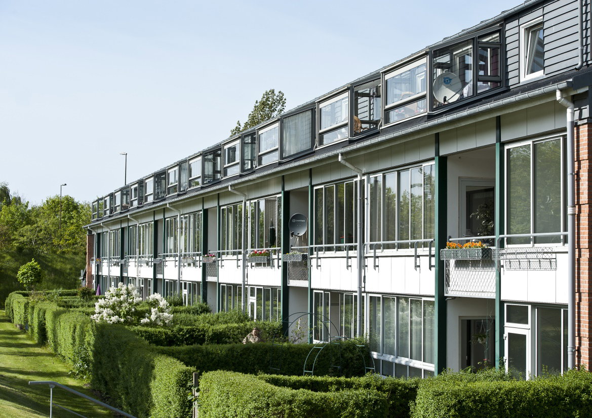 apartment Lys 2-værelses bolig med lukket altan