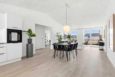 Rummeligt 4-værelses rækkehus i Korup, Odense NV - Fjerbregnevej, Odense NV - 2