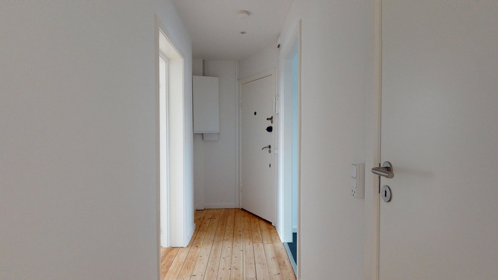 Bright 3-room apartment in Copenhagen NW with balconies – photo 3