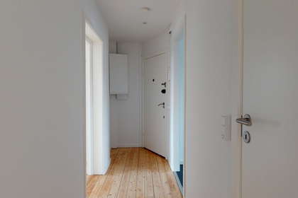 Bright 3-room apartment in Copenhagen NW with balconies – photo 3